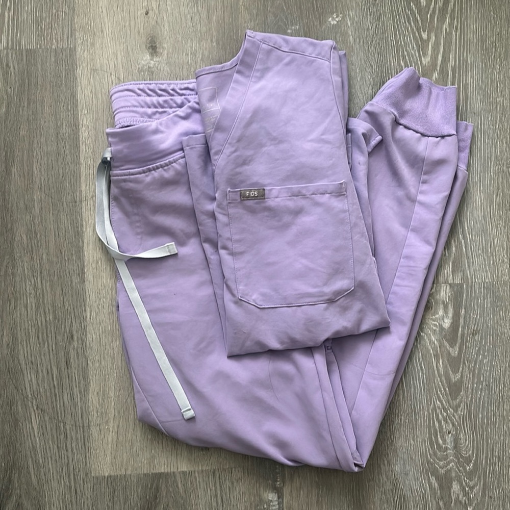 Lavender Dew Figs Scrubs Set XS